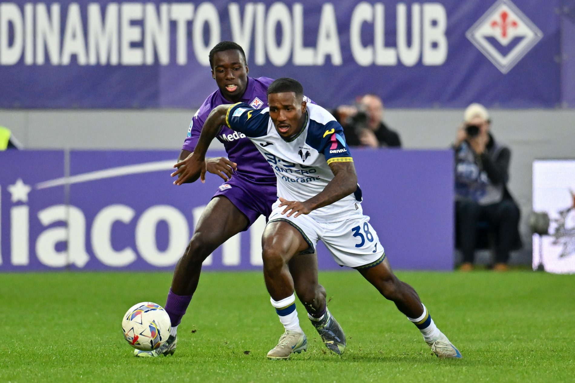 Michael Kayode, difensore della Fiorentina