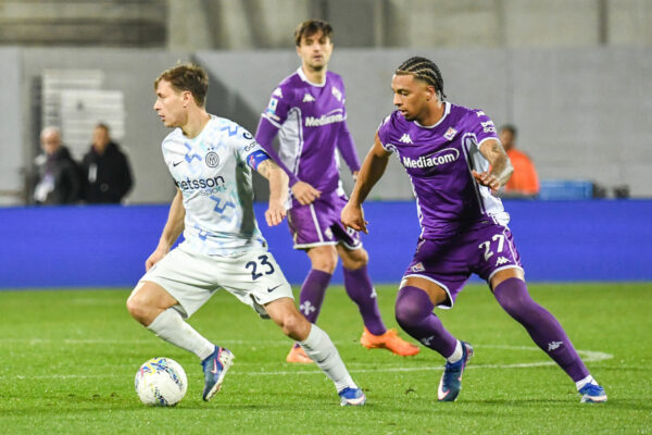Nicolo Barella (Football Club Internazionale Milano) thwarted by Cher Ndour (Associazione Calcio Fiorentina)  during Associazione Calcio Fiorentina vs Football Club Internazionale Milano - Football Club Internazionale Milano, Italian soccer Serie A Enilive match in Florence, Italy, March 22 2026