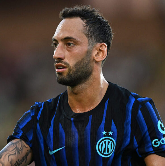 Inter, Calhanoglu torna in gruppo: Chivu lo prepara per il Parma
